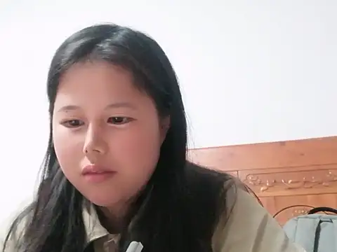 Snapshot of Hannah-33 chatting on 03-19-26, 02:54 Hannah-33 online show from 03-19-26, 02:54