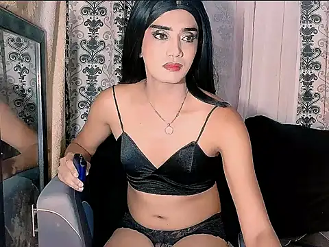 Queeny Cassandra online show from 06-14-26, 04:14