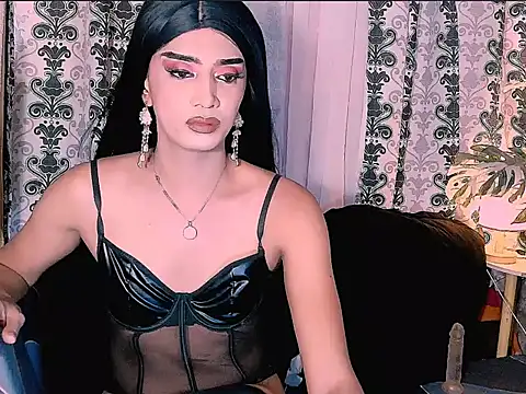 Queeny Cassandra online show from 06-16-26, 02:47