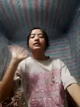 Lala-labu online show from 04-21-26, 02:37