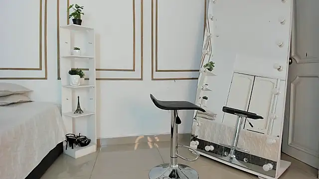 emily gaviria1 online show from 03-12-26, 12:11