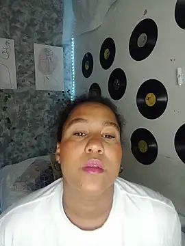 medusafox  online show from 06-18-26, 04:46