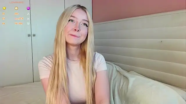 ChristinBland online show from 04-06-26, 01:34