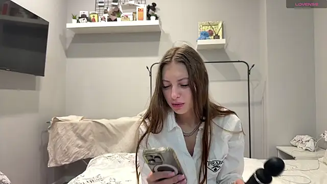 selena favn online show from 06-10-26, 02:34