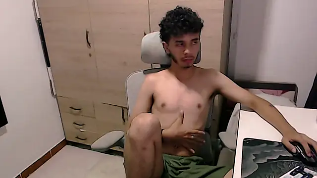 axeldarkk online show from 03-06-26, 07:10