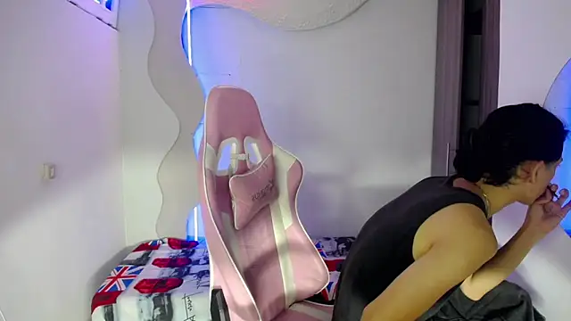 Larry craft online show from 04-11-26, 08:13