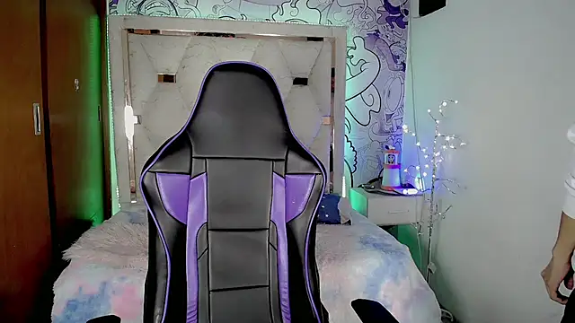 Larry craft online show from 04-21-26, 10:34