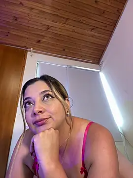 Snapshot of FoxxySweet chatting on 03-17-26, 03:37 FoxxySweet online show from 03-17-26, 03:37