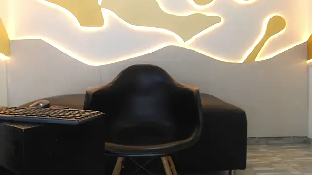 Snapshot of Hollmanhot chatting on 05-30-26, 07:55 Hollmanhot online show from 05-30-26, 07:55