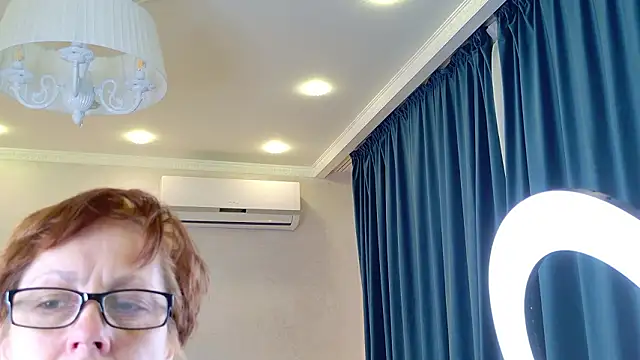 Snapshot of LioraWeiss chatting on 03-01-26, 06:59 LioraWeiss online show from 03-01-26, 06:59