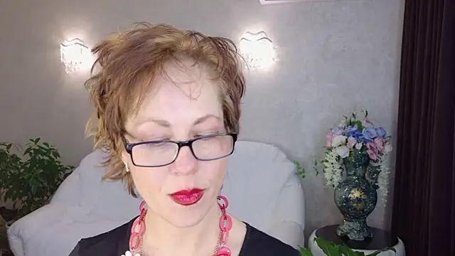 Snapshot of LioraWeiss chatting on 03-06-26, 06:32 LioraWeiss online show from 03-06-26, 06:32