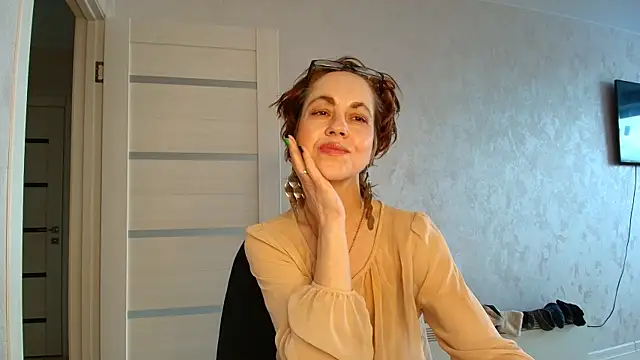 Snapshot of LioraWeiss chatting on 04-28-26, 10:31 LioraWeiss online show from 04-28-26, 10:31