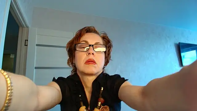 Snapshot of LioraWeiss chatting on 04-29-26, 09:35 LioraWeiss online show from 04-29-26, 09:35