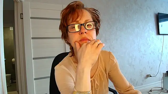 Snapshot of LioraWeiss chatting on 05-01-26, 01:05 LioraWeiss online show from 05-01-26, 01:05