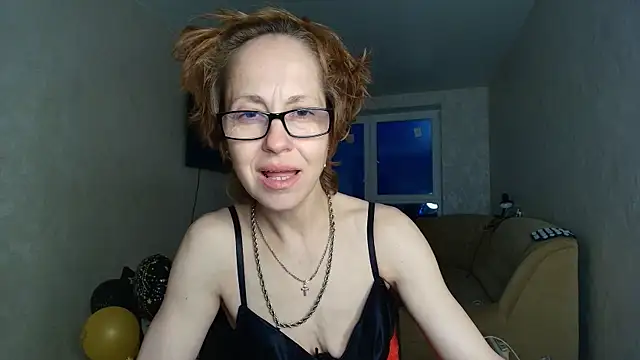 Snapshot of LioraWeiss chatting on 05-15-26, 05:20 LioraWeiss online show from 05-15-26, 05:20
