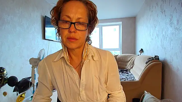 Snapshot of LioraWeiss chatting on 05-27-26, 09:17 LioraWeiss online show from 05-27-26, 09:17