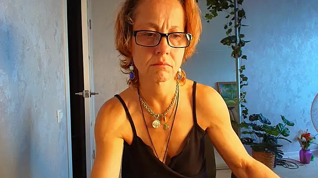 LioraWeiss online show from 07-30-26, 09:19