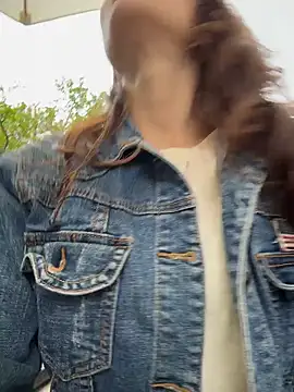 Mia-lp online show from 04-21-26, 02:51