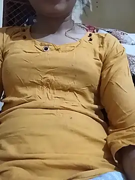 Snapshot of Rashmika_Mandana chatting on 05-17-26, 02:02 Rashmika Mandana online show from 05-17-26, 02:02