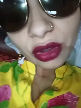 Snapshot of Rashmika_Mandana chatting on 05-18-26, 02:40 Rashmika Mandana online show from 05-18-26, 02:40