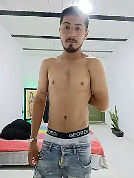 Santiag0122  online show from 05-25-26, 04:29