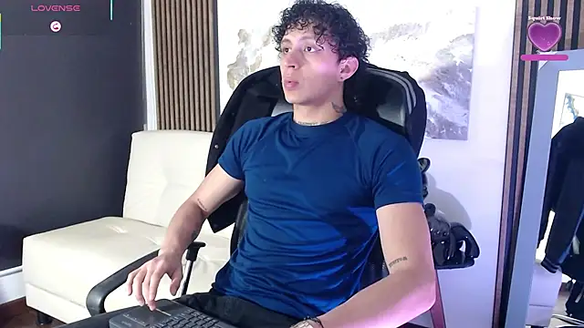 Snapshot of Jay_Taylor1_ chatting on 03-05-26, 03:35 Jay Taylor1 online show from 03-05-26, 03:35