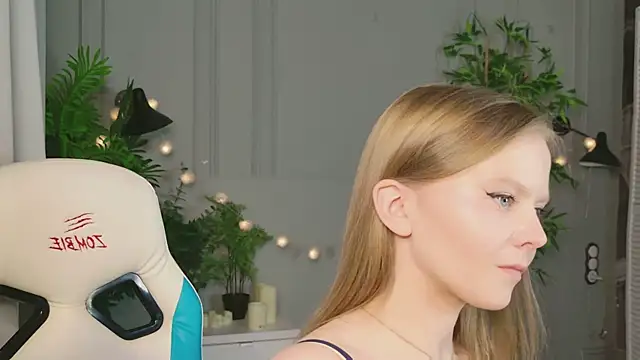 Sophie Peach  online show from 03-23-26, 02:32