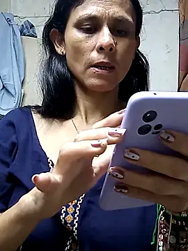 yuliitza4 online show from 03-18-26, 01:25