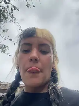 Sara 92 online show from 06-28-26, 06:14