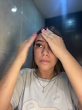 MiluRossee online show from 03-31-26, 04:46