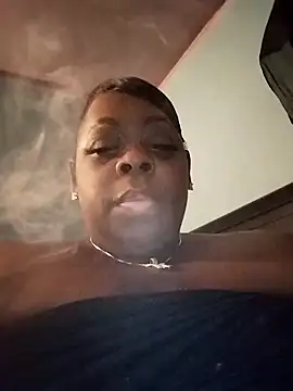 Pinkchocolatebbw online show from 04-04-26, 06:33