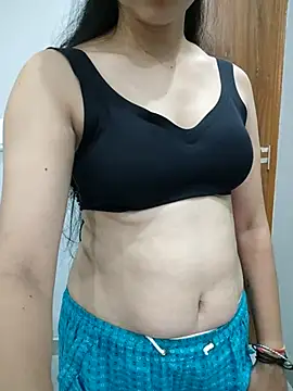 Snapshot of NeetuKumri chatting on 07-12-26, 04:09 NeetuKumri online show from 07-12-26, 04:09