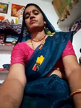 Snapshot of Hot_reej85 chatting on 03-15-26, 09:37 Hot reej85 online show from 03-15-26, 09:37