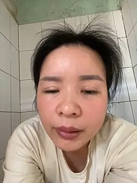 Ivy Trix2 online show from 04-22-26, 03:31