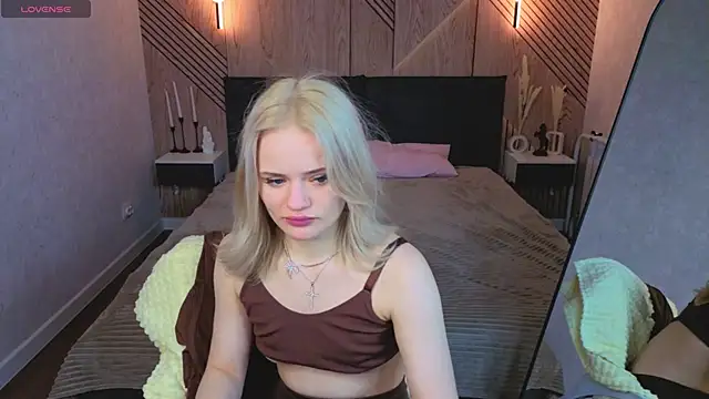 Snapshot of Tessa_Ashe chatting on 05-25-26, 05:19 Tessa Ashe online show from 05-25-26, 05:19