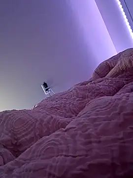 Snapshot of Averyleig chatting on 02-25-26, 12:59 Averyleig online show from 02-25-26, 12:59