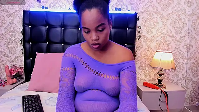 Sara Criss online show from 04-21-26, 02:01