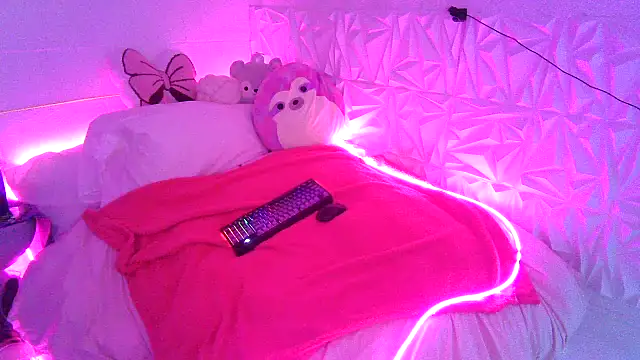 Moongirl117 online show from 02-28-26, 04:41