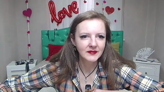 MeganPirs online show from 04-19-26, 05:07