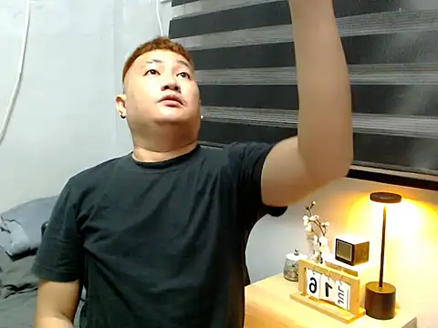 Bigdaddybear888 online show from 07-16-26, 12:00