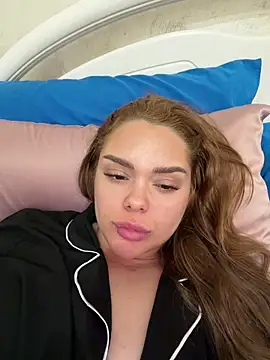 Snapshot of Kitty2490 chatting on 03-20-26, 01:49 Kitty2490 online show from 03-20-26, 01:49