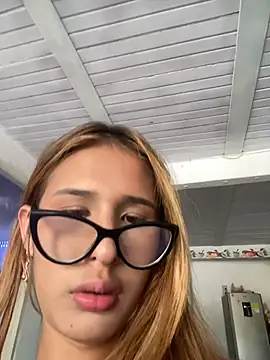 Snapshot of Angela_Garciaa chatting on 07-16-26, 07:53 Angela Garciaa online show from 07-16-26, 07:53