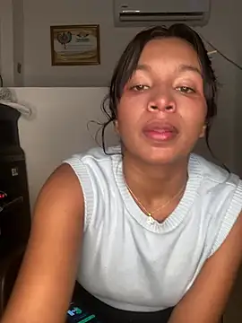 Eloise aksnes online show from 06-08-26, 04:46