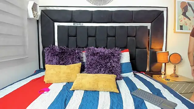 Tiana moon online show from 04-18-26, 02:15