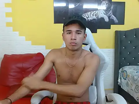 Snapshot of Damondark chatting on 03-28-26, 05:45 Damondark online show from 03-28-26, 05:45