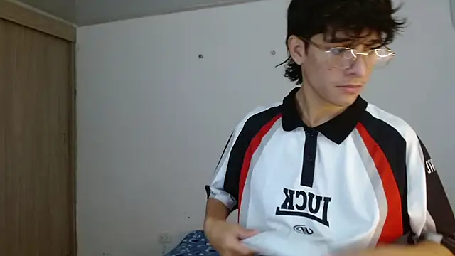 noah millerx online show from 06-18-26, 07:51