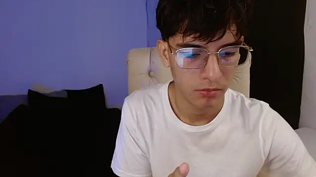noah millerx online show from 07-12-26, 08:22