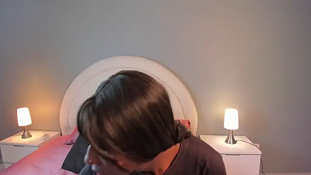 zoepinkett online show from 04-27-26, 03:26