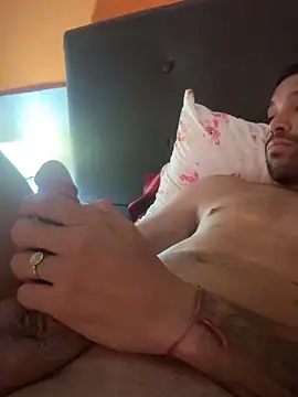 Snapshot of Martiar26 chatting on 03-18-26, 04:04 Martiar26 online show from 03-18-26, 04:04