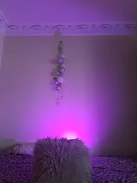 LunaBlaise online show from 04-19-26, 08:24